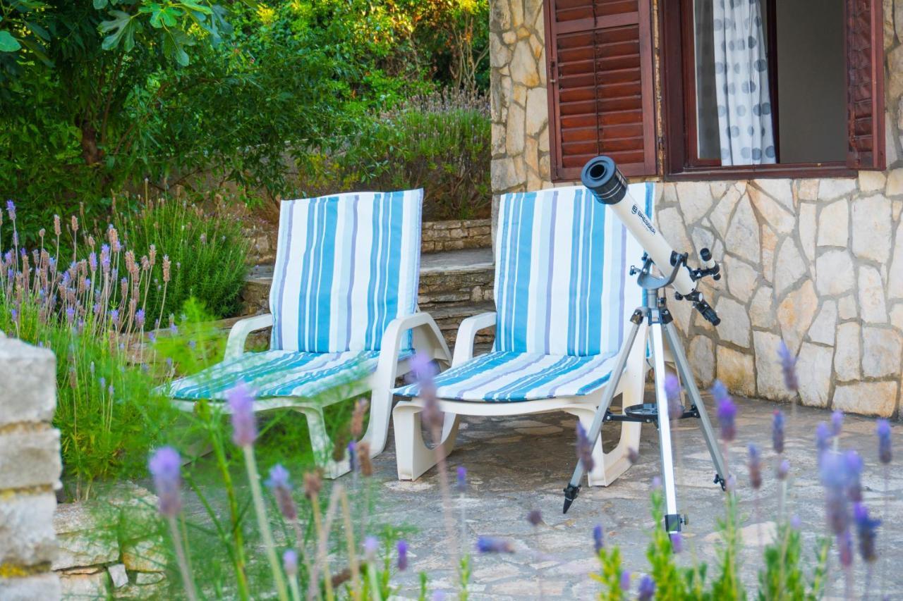 The Sea House Apartments Vis Exterior foto