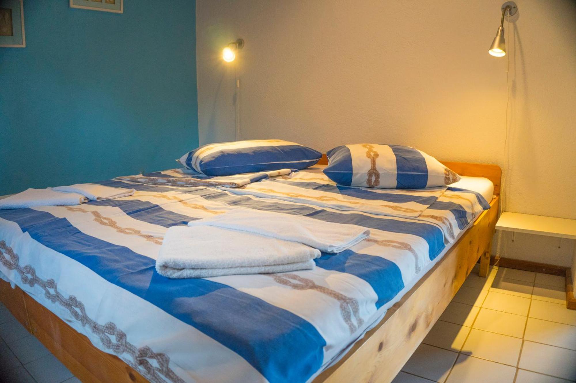 The Sea House Apartments Vis Zimmer foto