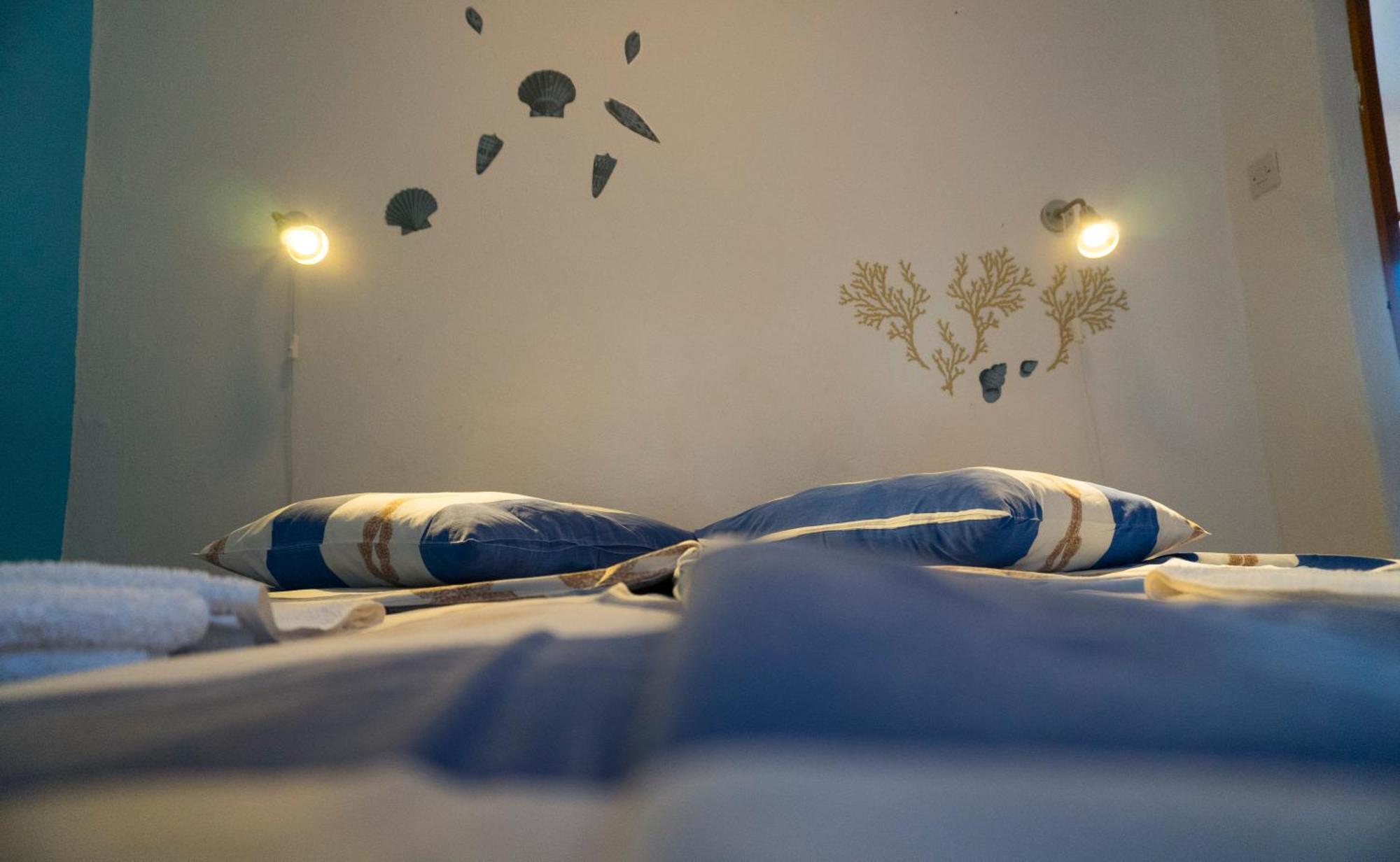 The Sea House Apartments Vis Zimmer foto