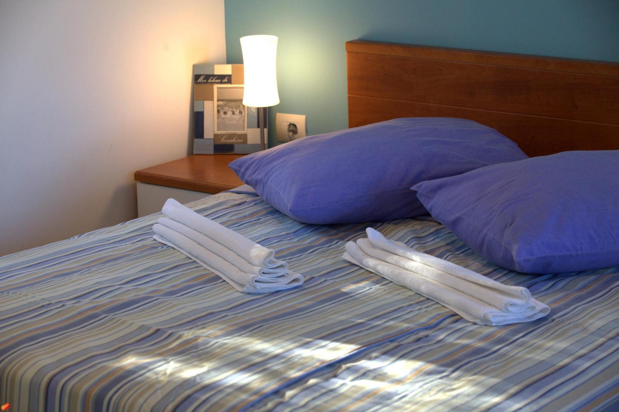 The Sea House Apartments Vis Zimmer foto