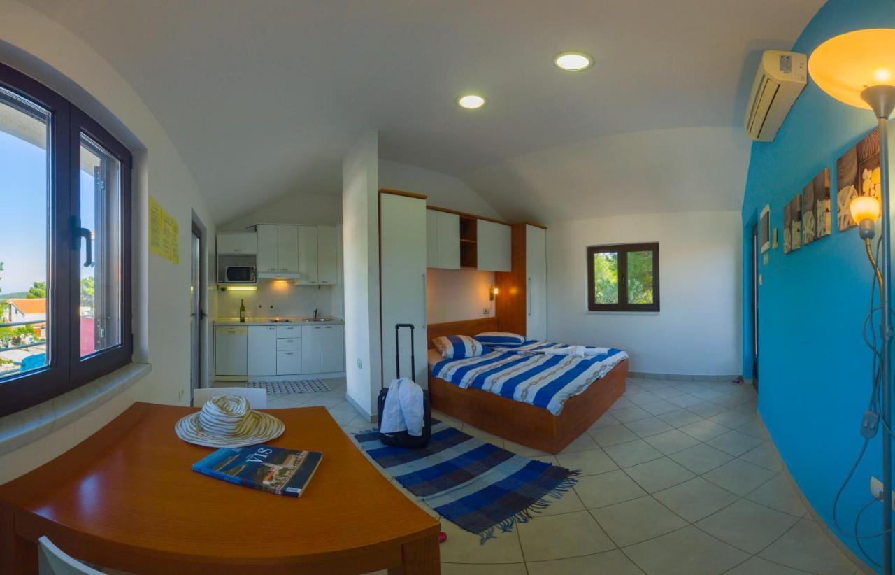 The Sea House Apartments Vis Exterior foto