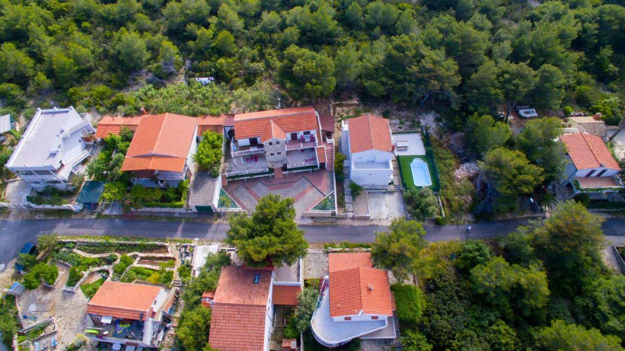 The Sea House Apartments Vis Exterior foto